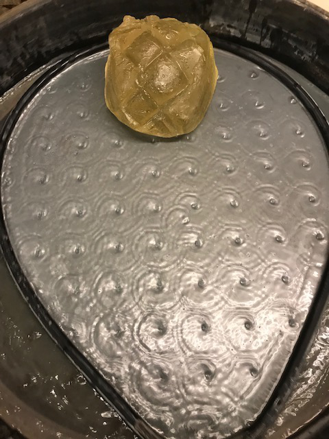 Glass on reciprolap bed