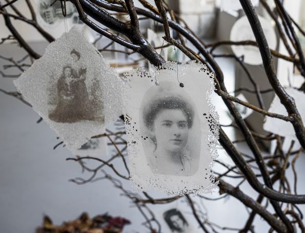 This work is part of « In Memoriam - A new life to inherited objects »