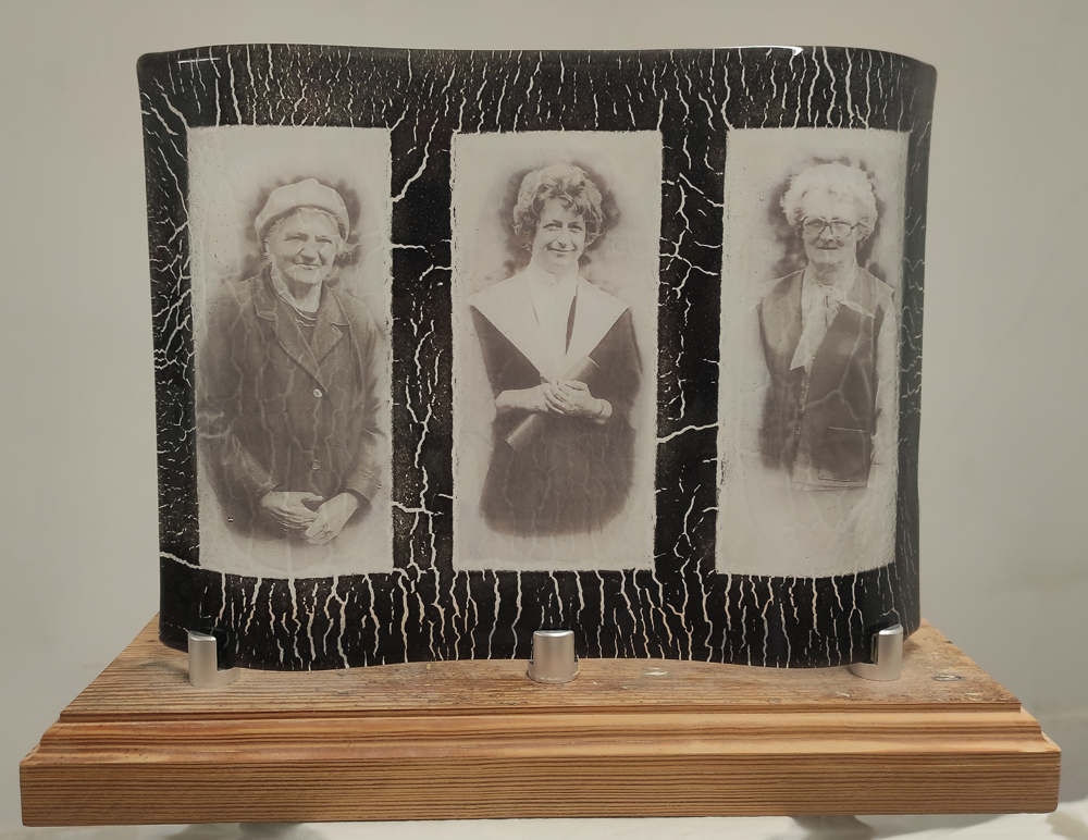 3 generations of Emerson women 3 generations of Emerson women