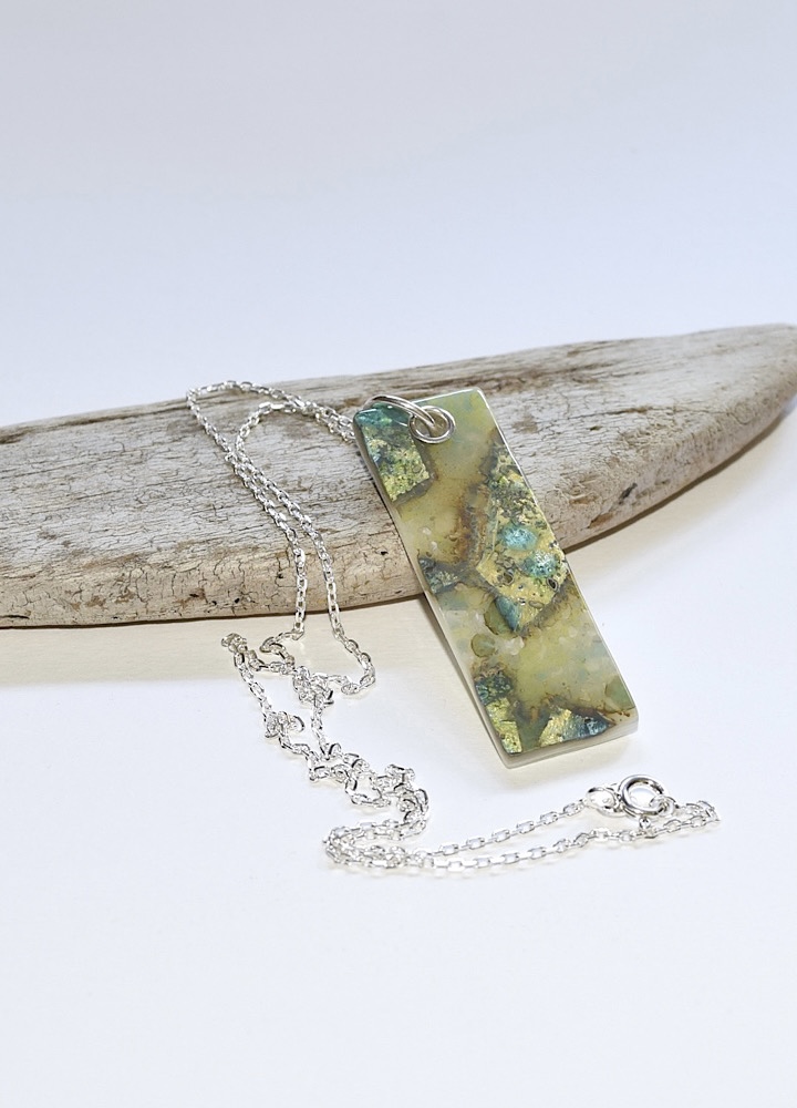 Silver reaction pendant